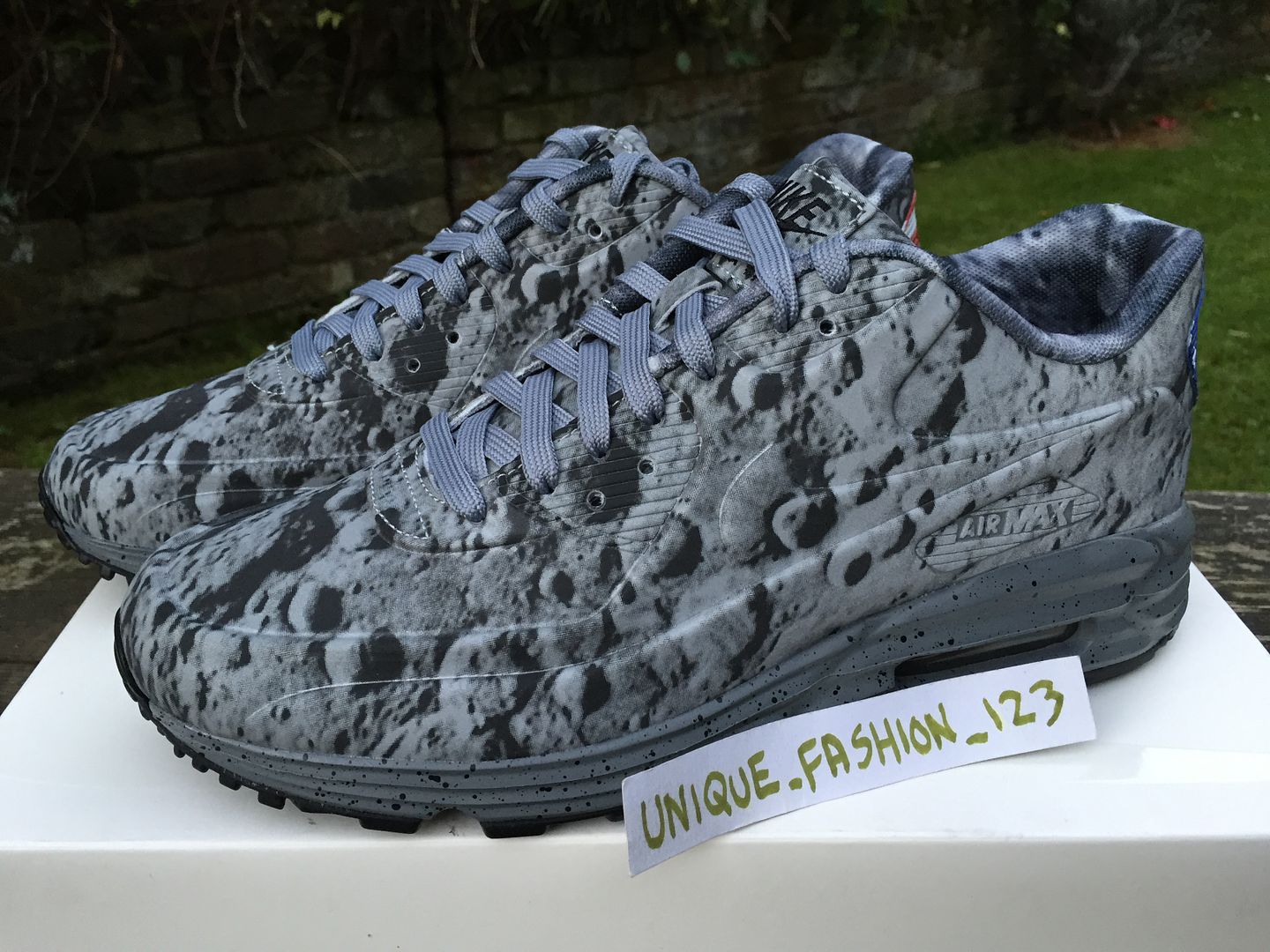 nike air max 90 lunar trainers